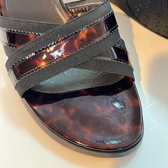 Stuart Weitzman tortoise wedge sandals - Picture 5 of 9